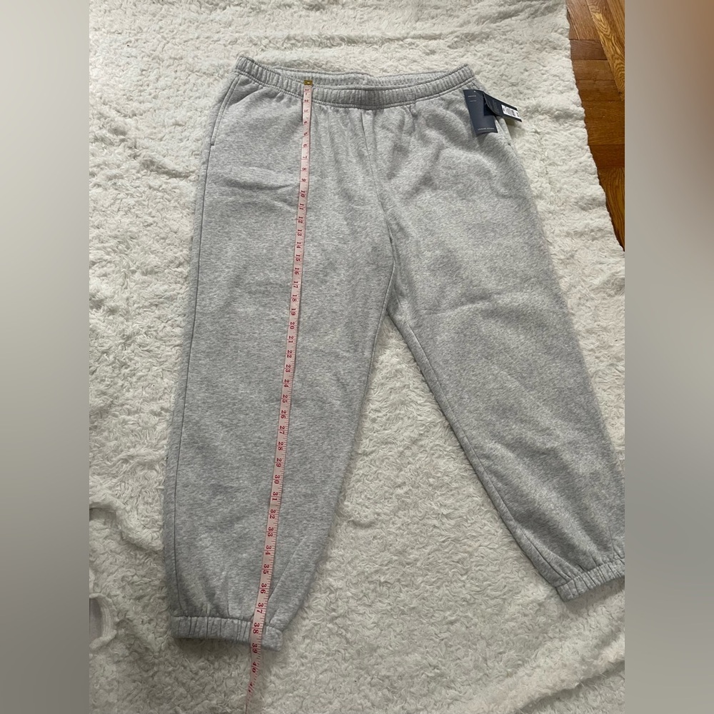 Universal Thread men’s Light Gray Joggers - Picture 11 of 12